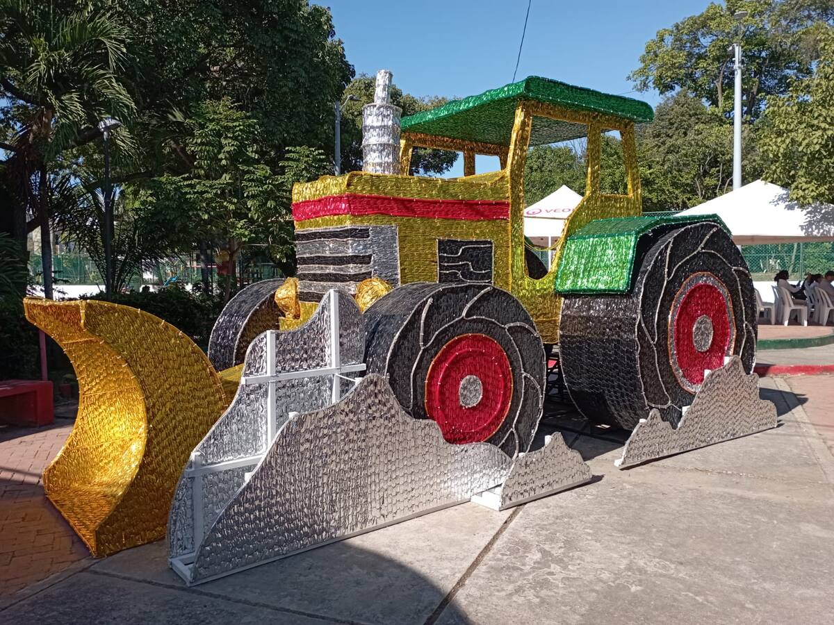 Nueva polémica por el ‘tractor navideño’, esta vez en el barrio El Country