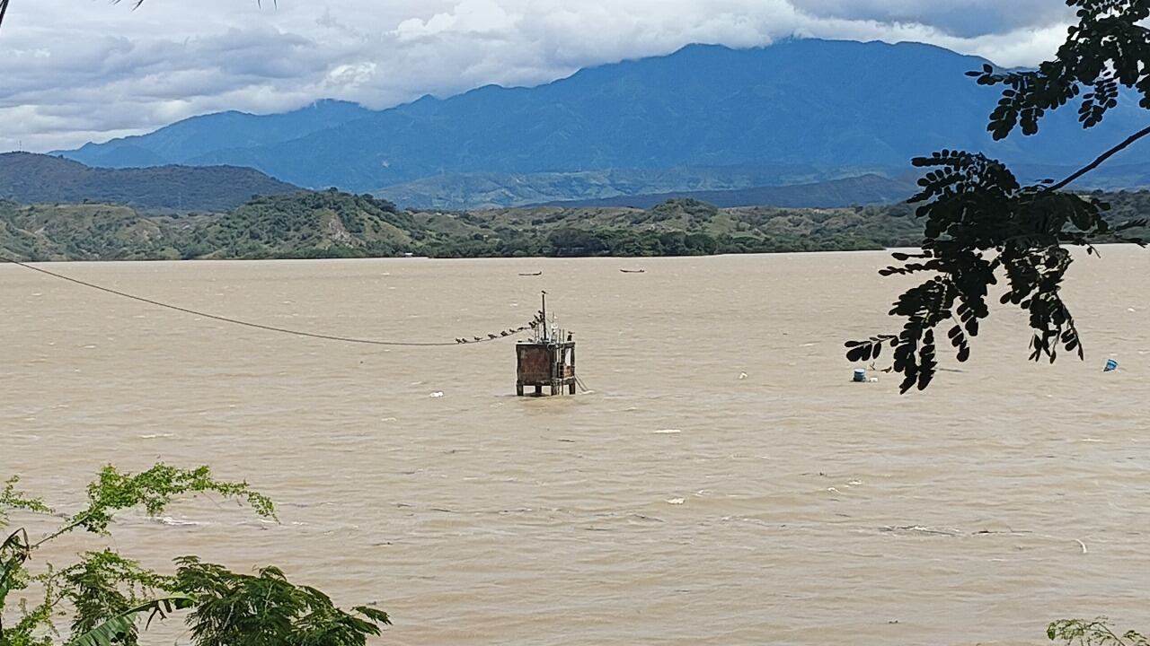 También se recomienda disminuir la alimentación de los peces. Foto Gobernación Huila.