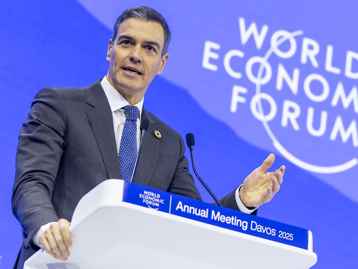 España: Pedro Sánchez arremete contra las redes sociales