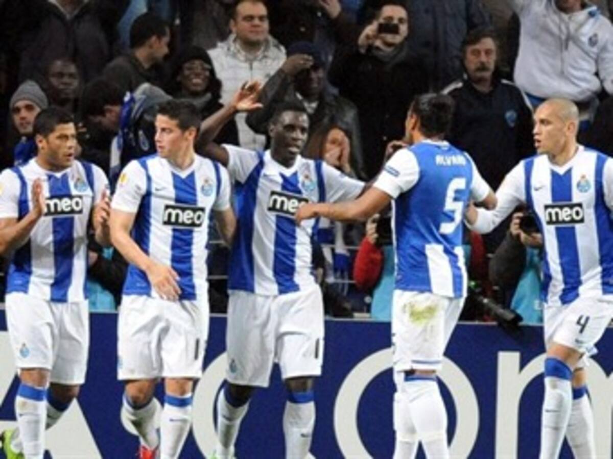 Porto venció 3-1 al Vitória Setúbal y se acercó al líder Benfica en Portugal