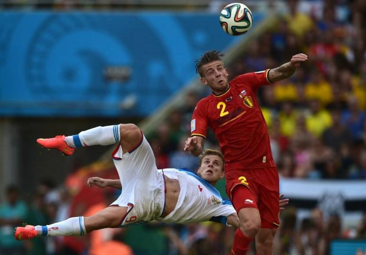 Tras un partido sin emociones, Divock Origi marcó el gol del triunfo en el minuto 87 y le dio el pase a octavos de los belgas.