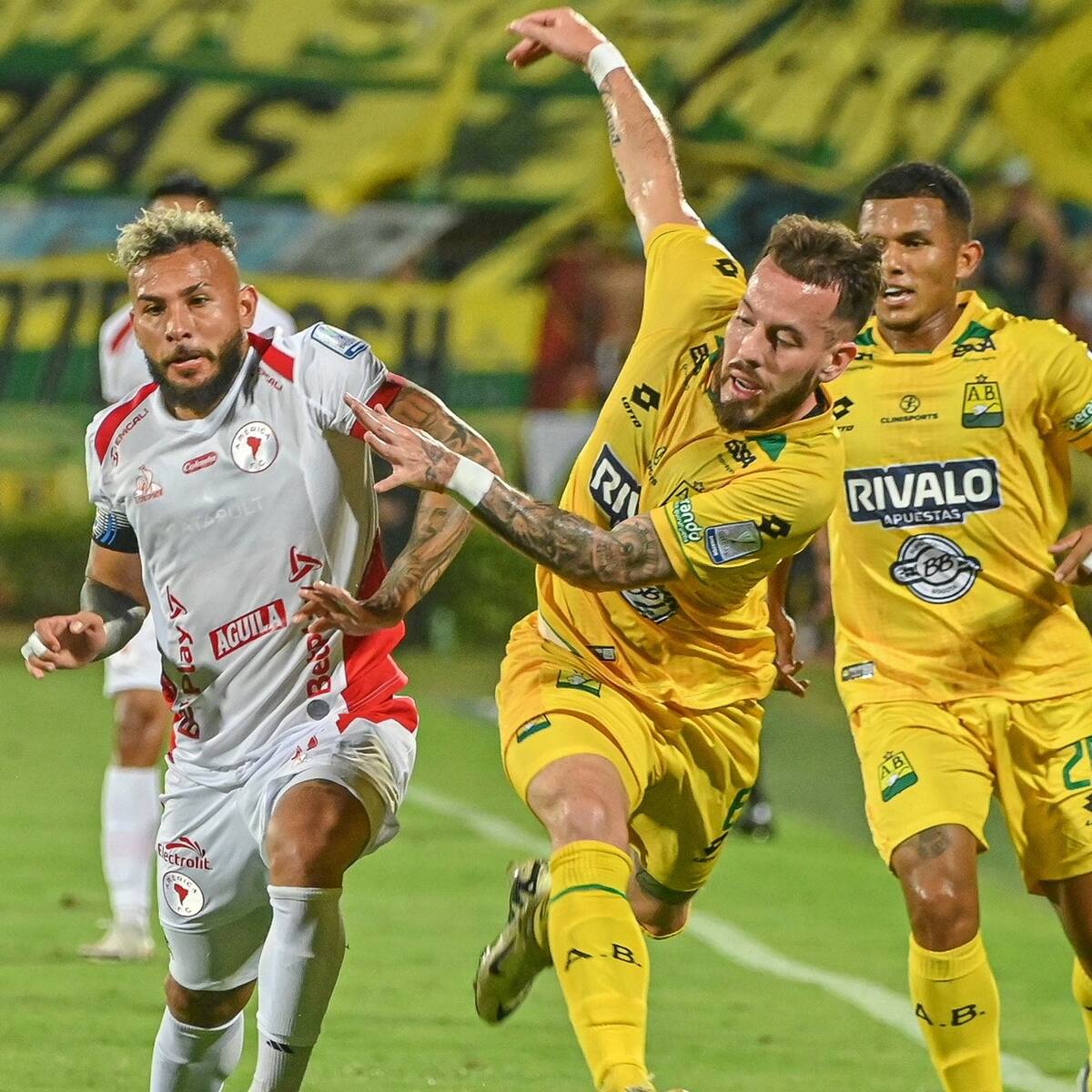 América golea en Bucaramanga y acompaña a Nacional en la cima del campeonato