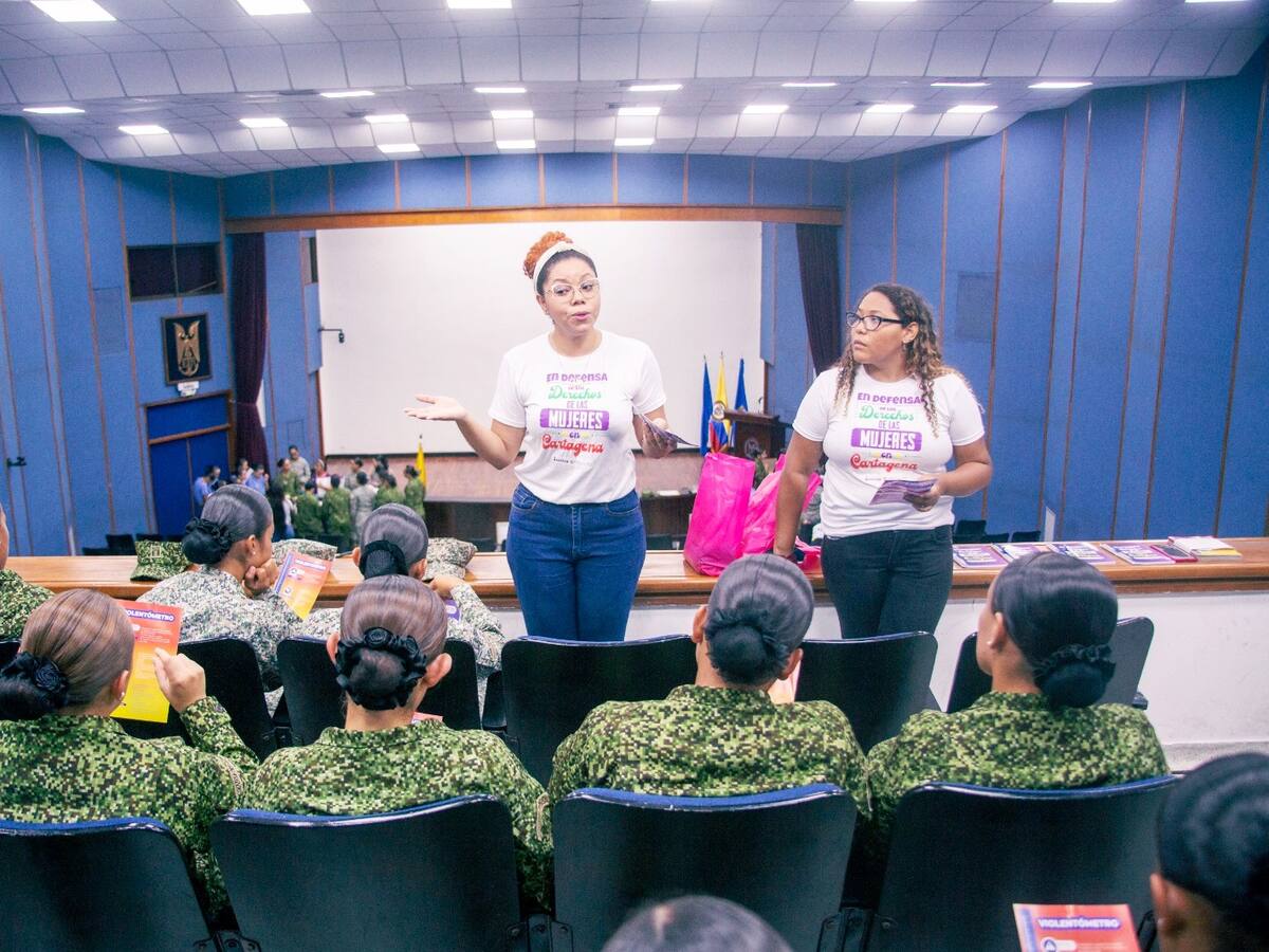 Jornada de empoderamiento de la mujer en la Escuela Naval de Cartagena