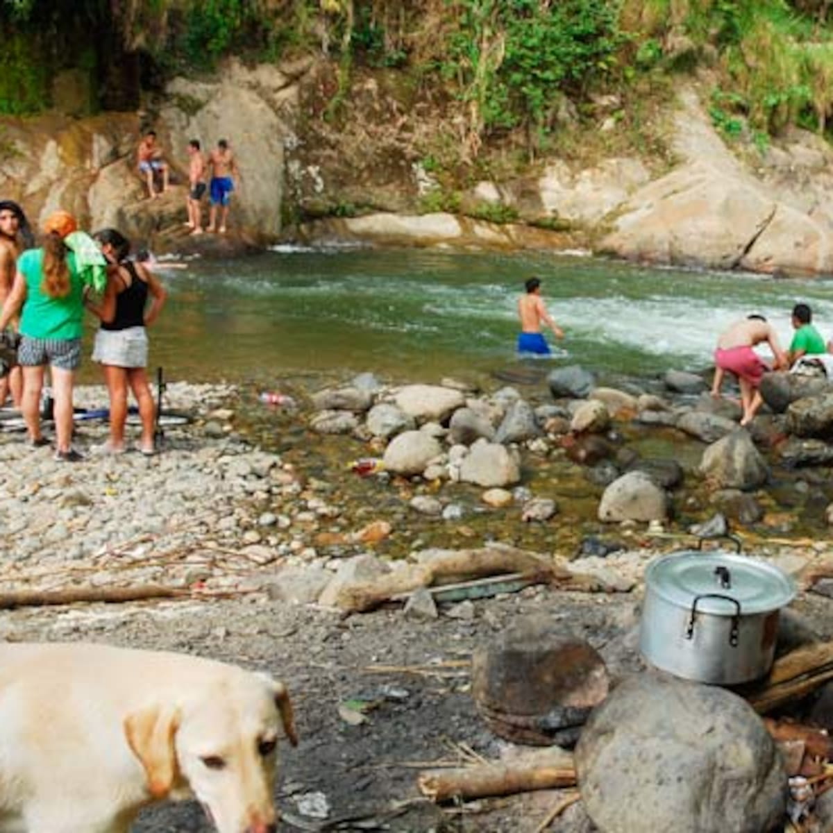 Autoridades piden evitar tradicionales paseos de olla en Santander