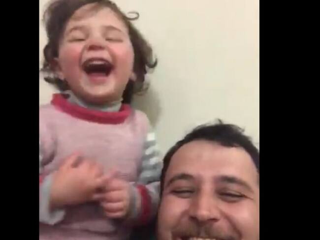 En plena guerra, papá sirio creó juego para que su hija no sienta miedo