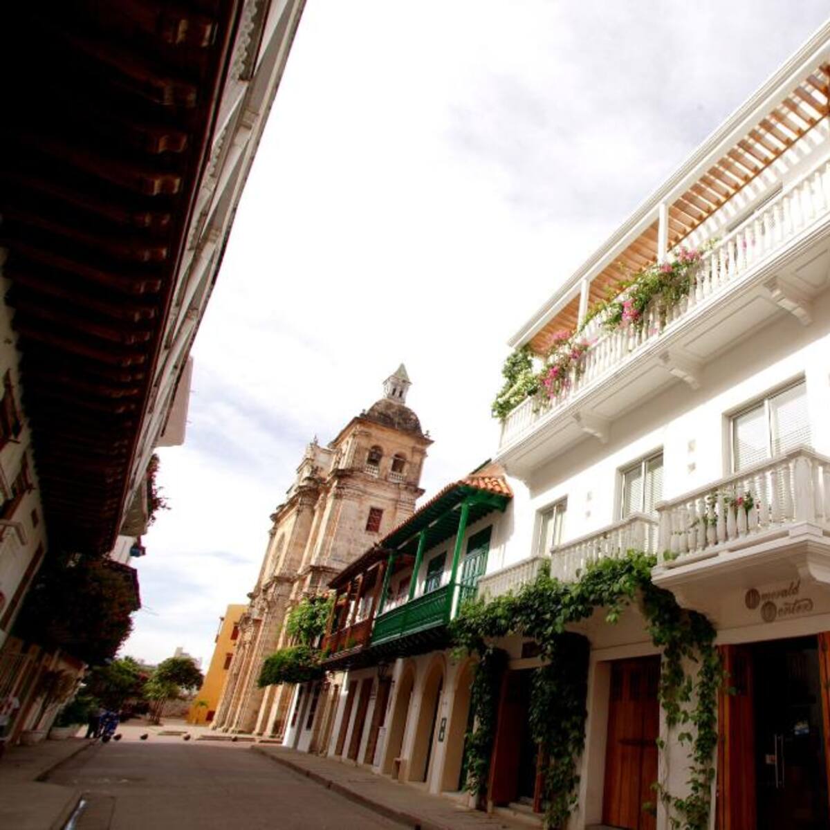Procuradora llega a Cartagena a verificar el estado de fachadas en Centro Histórico