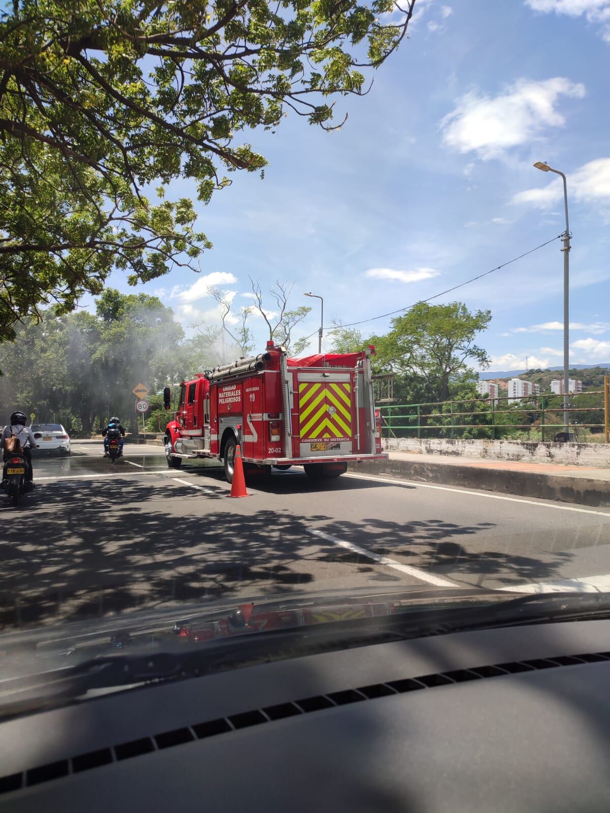 Bomberos Cúcuta atiende incendio forestal en el río Pamplonita / Foto: Cortesía