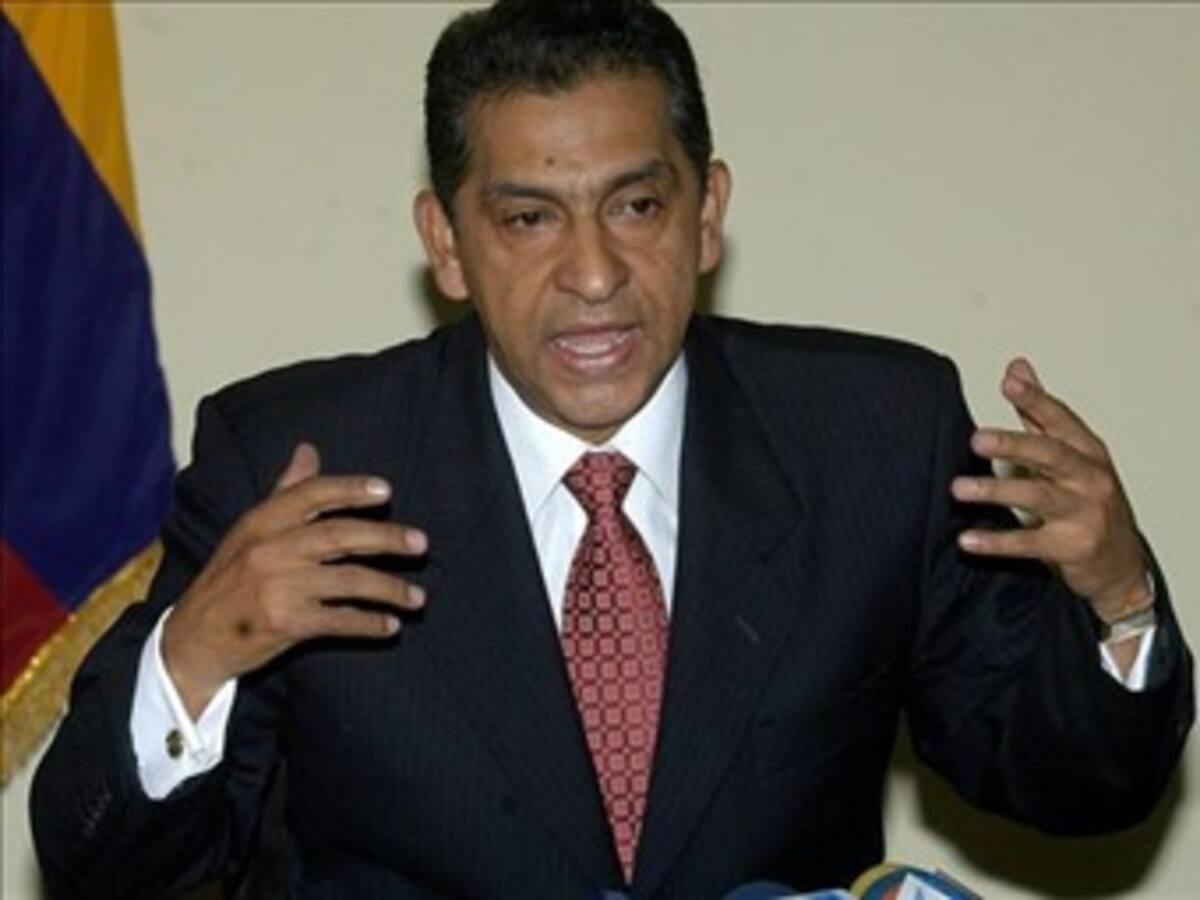 Lucio Gutiérrez pide la renuncia de Rafael Correa y dice que lo llevará ante la CPI