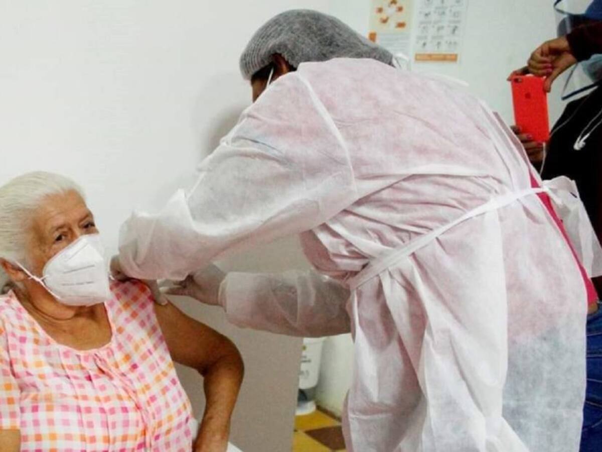 Minsalud destacó eficiencia de vacunación en Bolívar