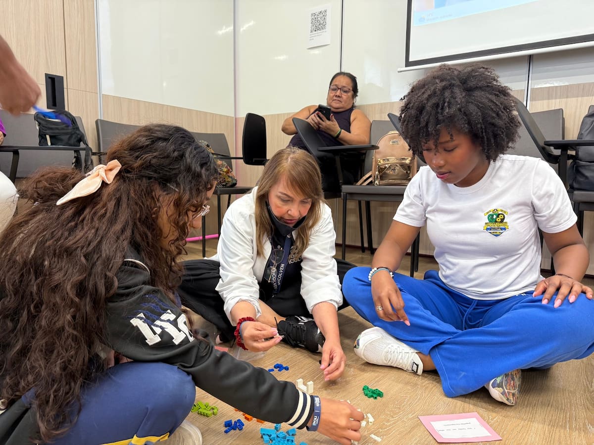 Líderes estudiantiles de Medellín se capacitan para transformar sus colegios