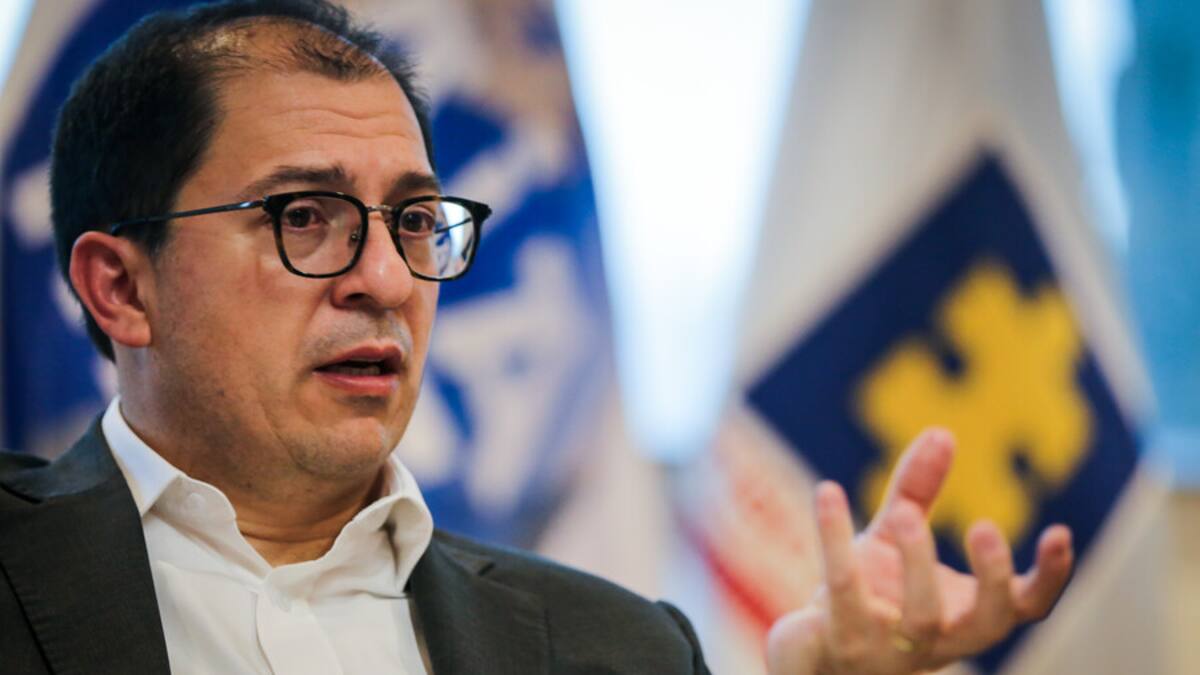 Ministro de Justicia habla de la ley de sometimiento y las negociaciones con el ELN