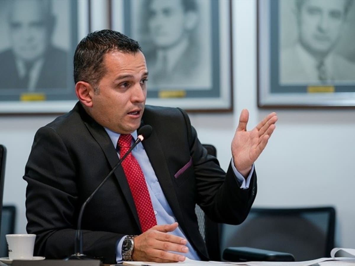 No hay inhabilidad hasta que se pronuncie el Consejo de Estado: vicentralor frente al caso de Fajardo