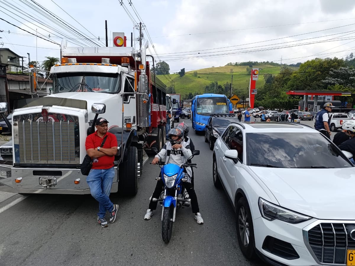 Así va el paro de camioneros en las vías de Manizales y Caldas: puntos de bloqueo
