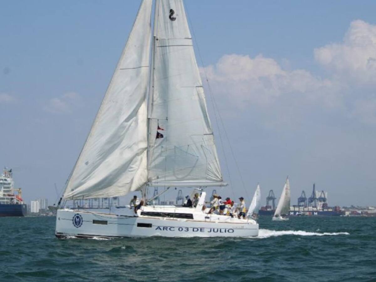 Veleros de la Escuela Naval de Cadetes cierran serie en primeros puestos