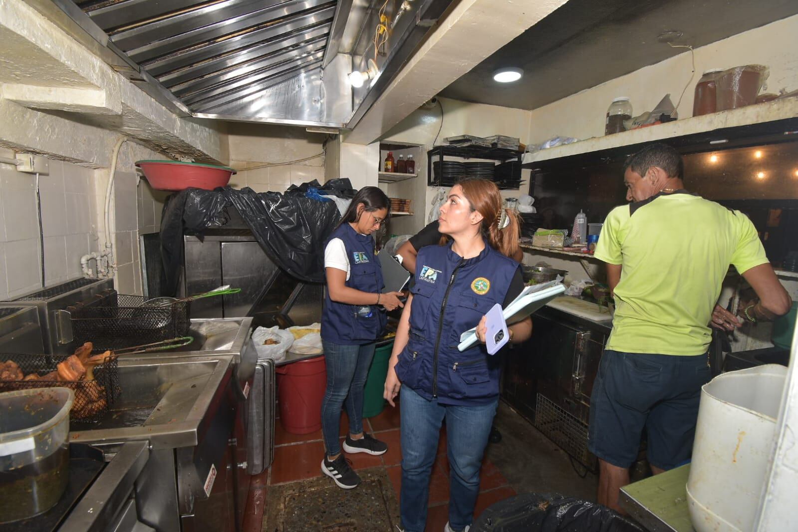 EPA Cartagena suspende actividades en seis locales comerciales en la Transversal 54