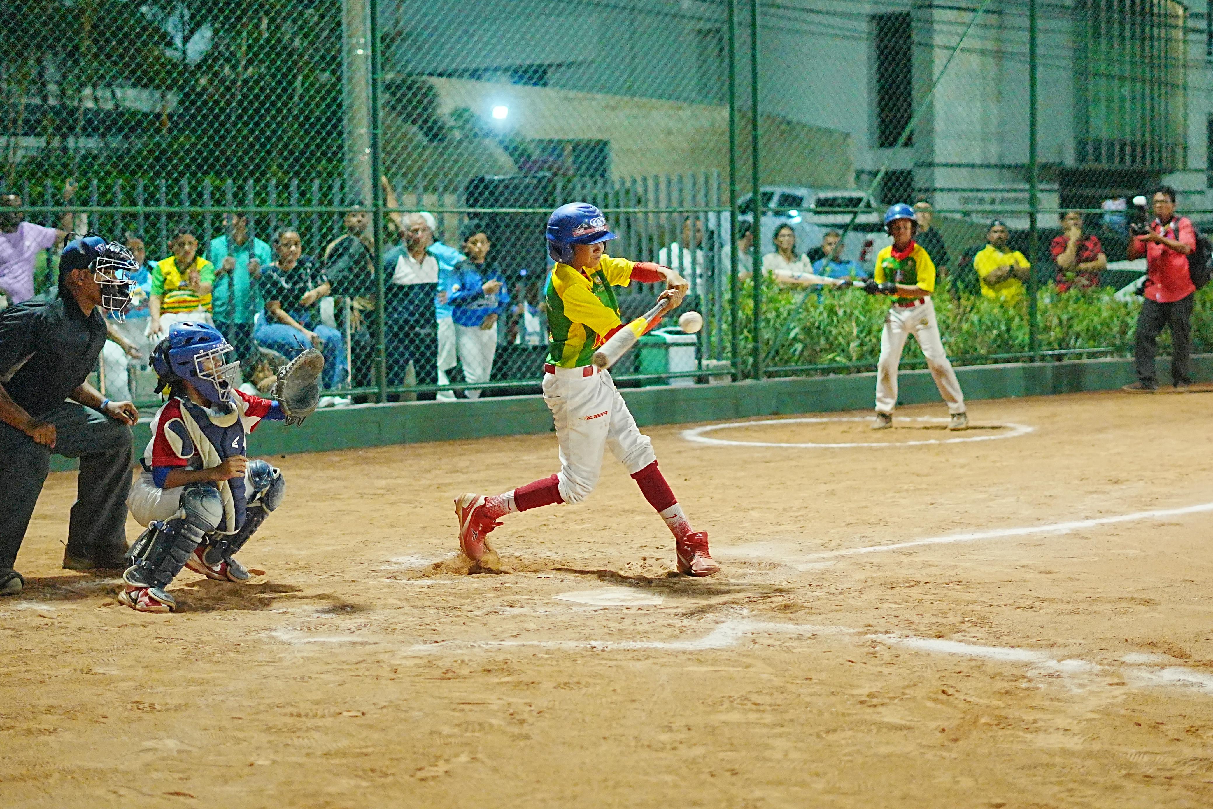 Vibrante inauguración de la Copa de Béisbol Virgen de la Candelaria