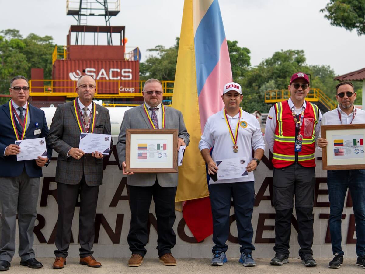 Cuerpo de Bomberos de Cartagena recibe medalla Guardián de la Orden Vitas Servando - Salvando Vidas