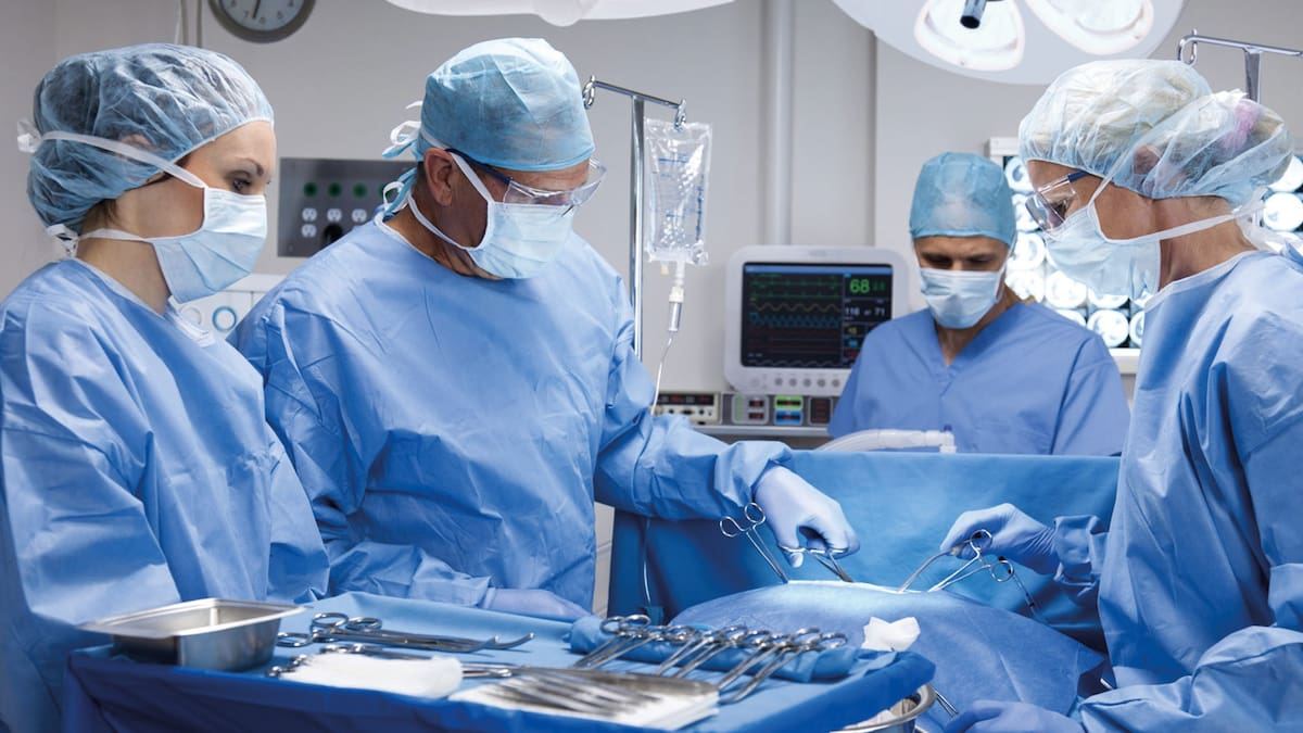 Sociedad de Cirugía Plástica respalda las iniciativas para combatir la medicina ilegal