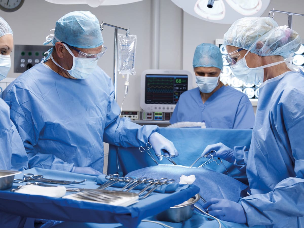 Sociedad de Cirugía Plástica respalda las iniciativas para combatir la medicina ilegal
