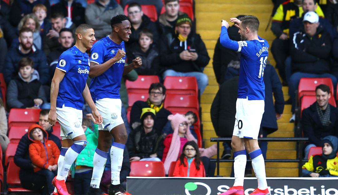 La celebración de Mina tras marcar unos de sus dos goles con el equipo.