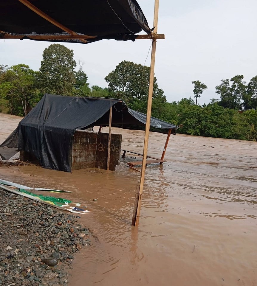 Negocios afectados por el caudal del río Tarazá- foto cortesía