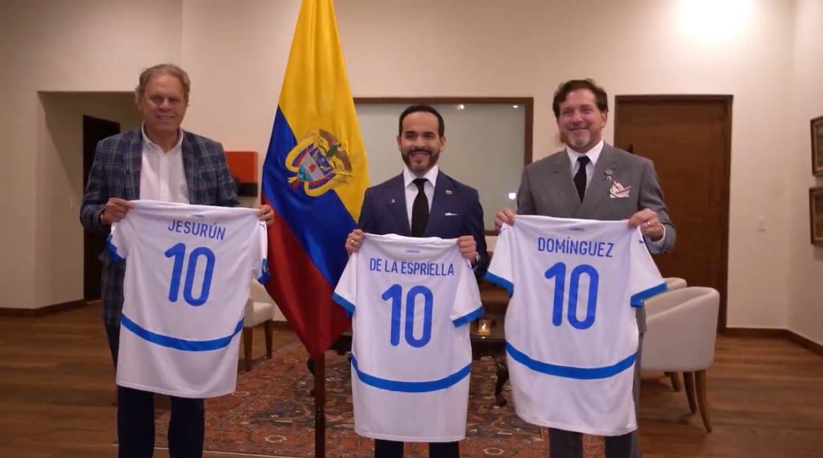 El presidente Abelardo de la Espriella destacó el aporte realizado por la Confederación Sudamericana de Fútbol. Foto: @ABDELAESPRIELLA