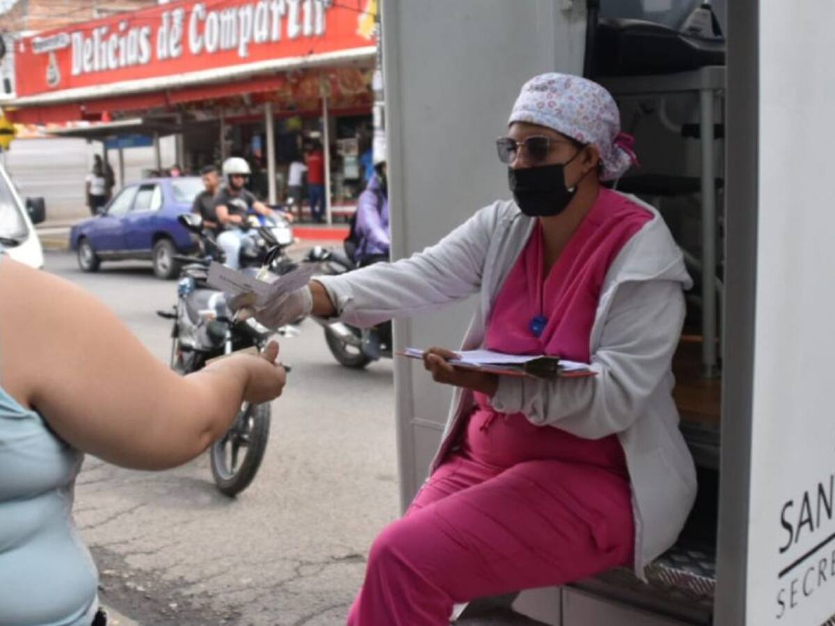 Cali incrementa operativos solicitando el carnet de vacunación contra COVID