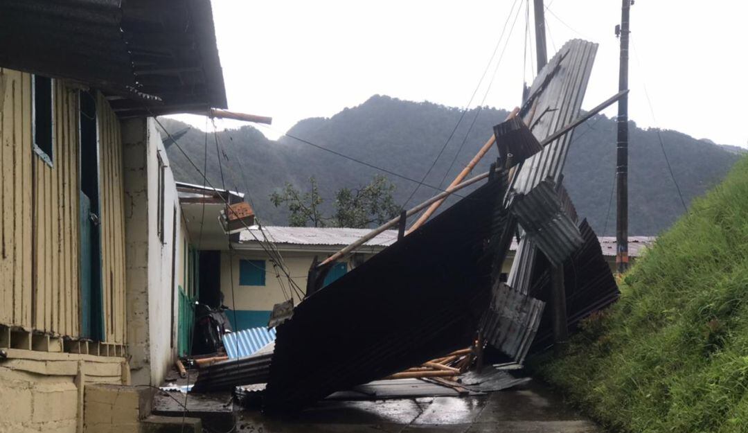 Viviendas afectadas por lluvias torrenciales en Montebonito, Marulanda