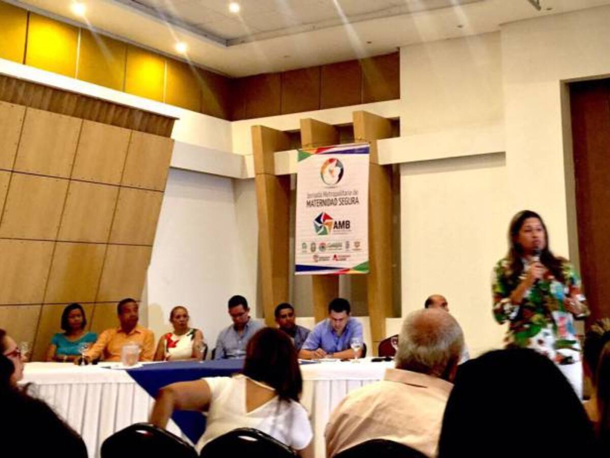 Reducir partos por cesárea, disminuye riesgos de muerte materna: Solano