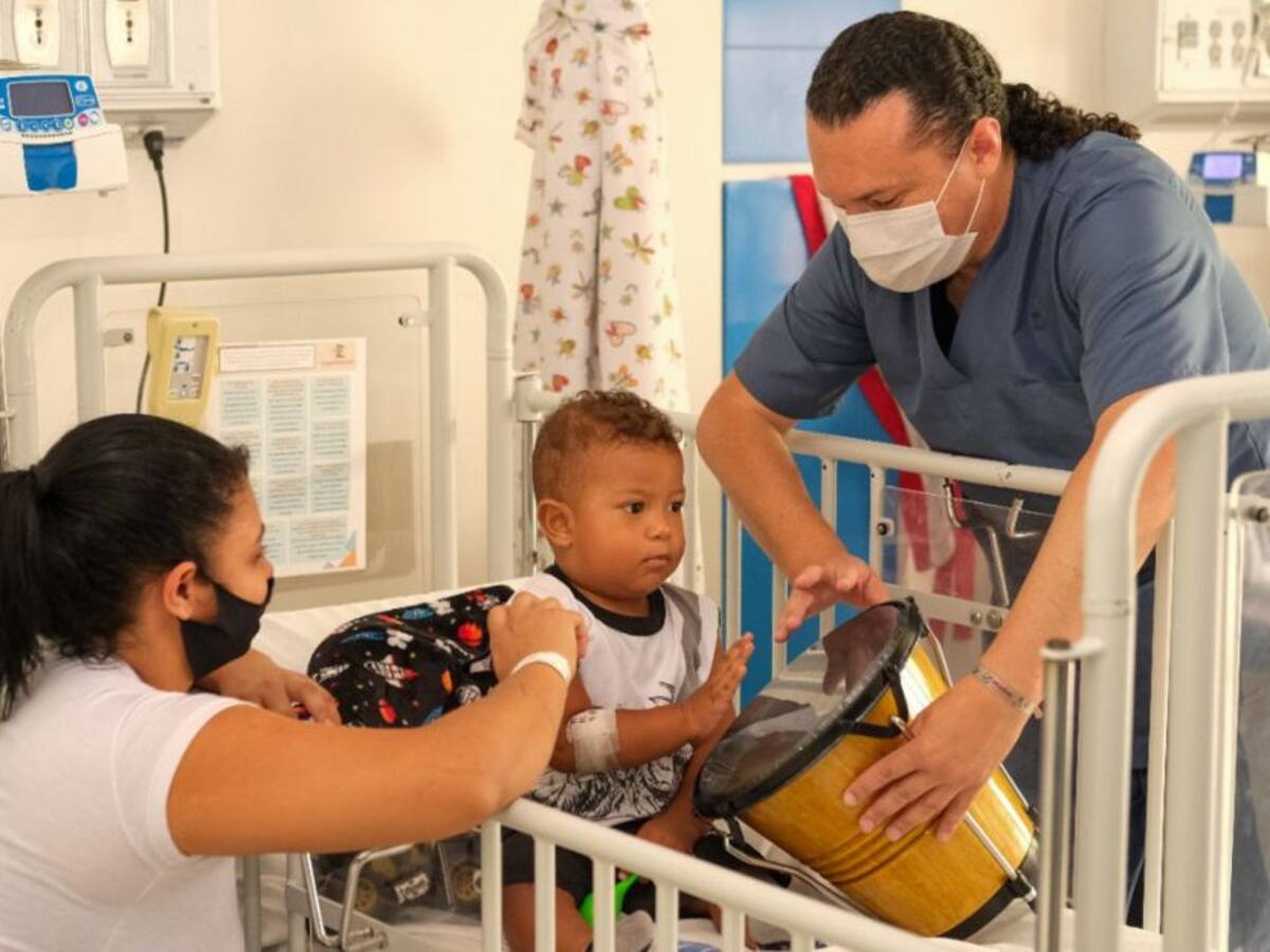 Los niños hospitalizados en Medellín recibieron terapia musical