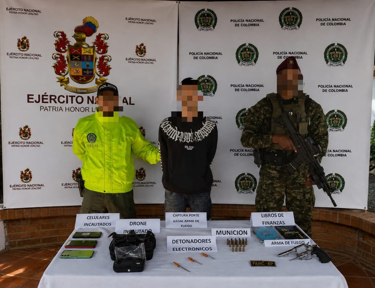 Alias 'Menor' capturado en el norte del Cauca. Crédito: Ejército Nacional.
