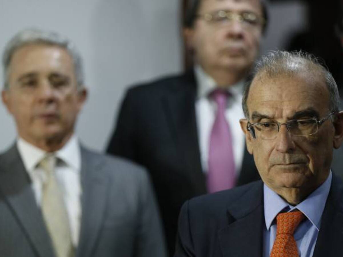 Promotores del SI y el NO analizan en Caracol Radio el nuevo acuerdo de Paz