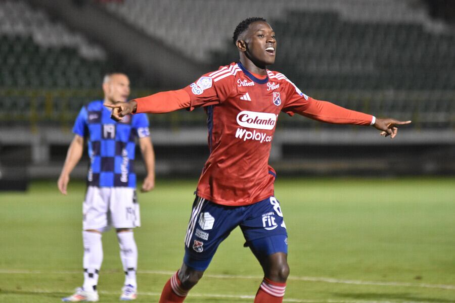 Ménder García en el duelo entre Chicó y DIM por Copa Colombia / Colprensa