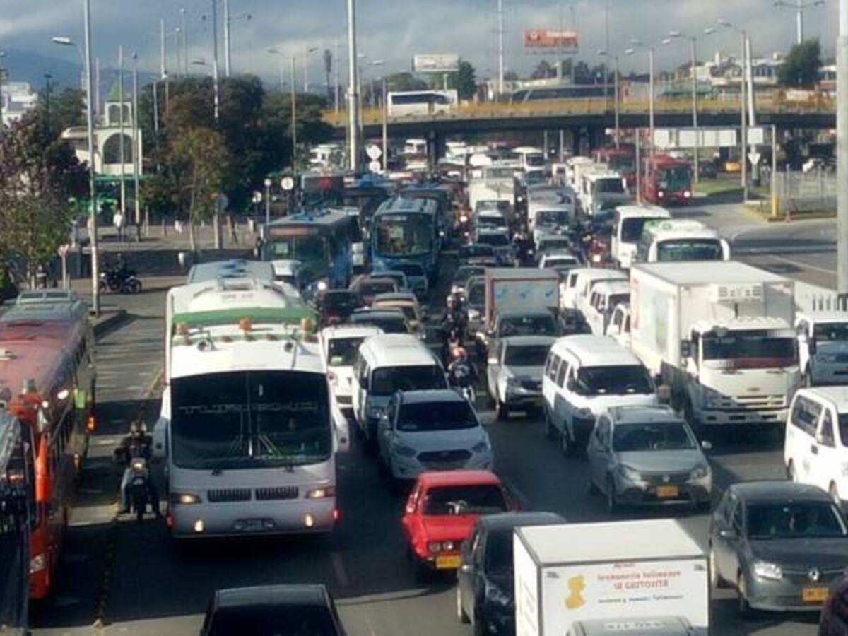 Piden carril preferencial para el transporte escolar en la Autopista Norte