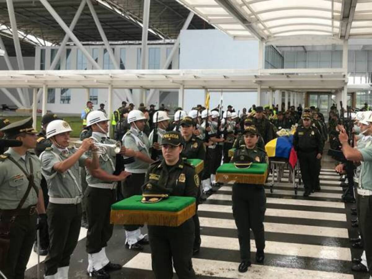 Trasladan a sus ciudades de origen a policías fallecidos en accidente aéreo