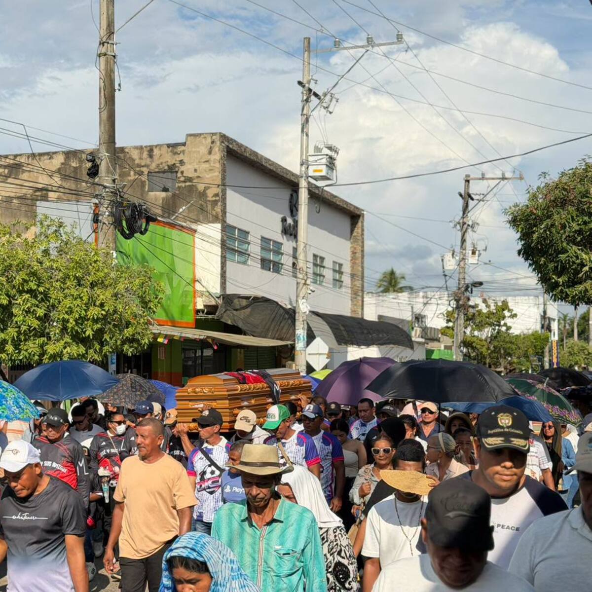 Comunidad despide a profesor fallecido tras accidente en Achí, sur de Bolívar