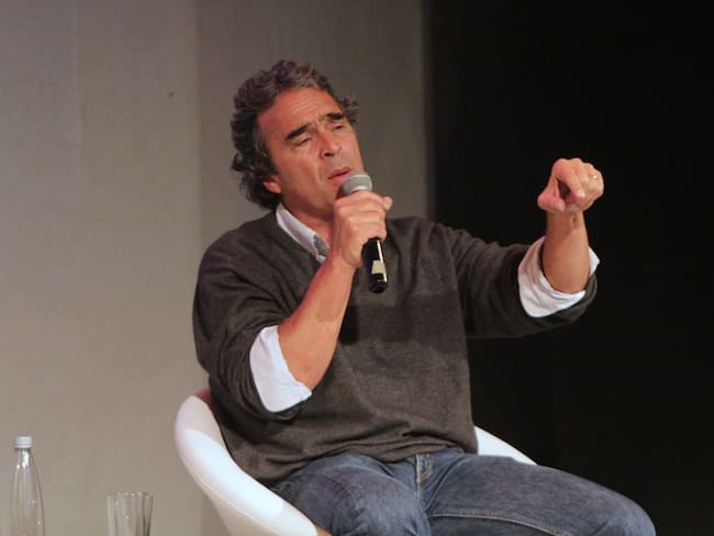 Sergio Fajardo: “yo creo que en el 2022 se acaba el manejo de Álvaro Uribe”