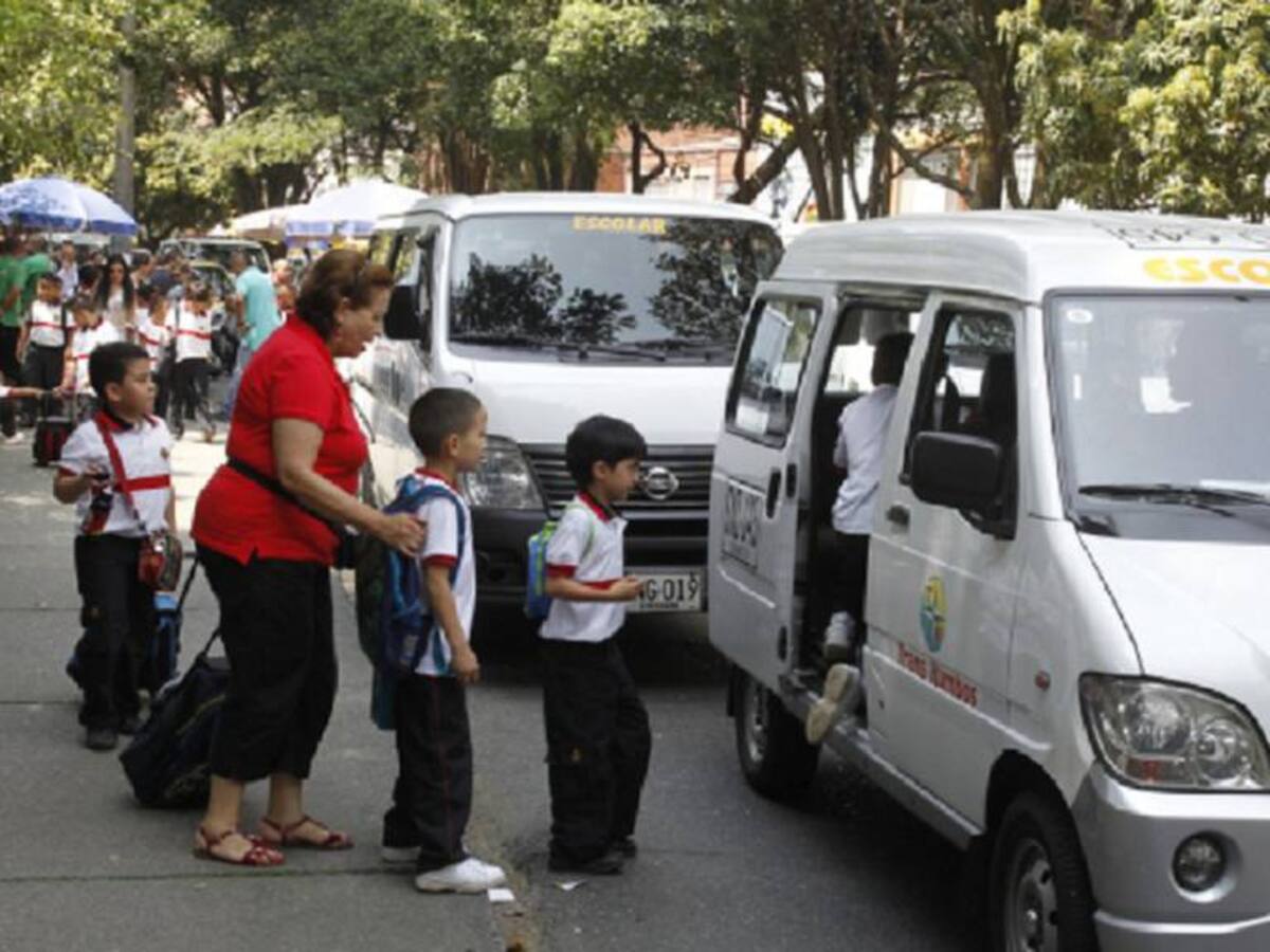 Padres de familia en La Tebaida se quejan por la falta de transporte escolar