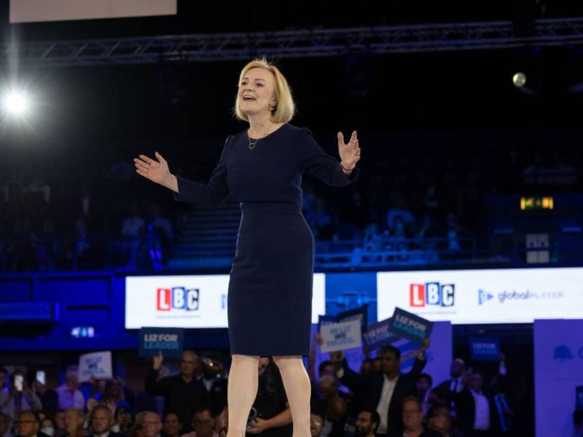 ¿Quién es la nueva primera ministra de Reino Unido y cuáles son sus retos?