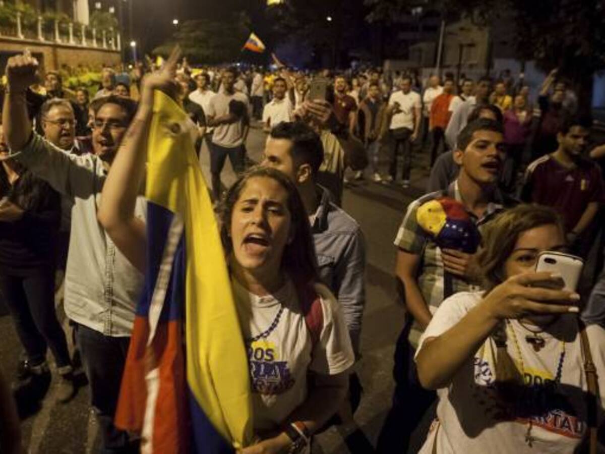En las calles de Caracas la oposición pide la renuncia de Maduro y Diosdado Cabello