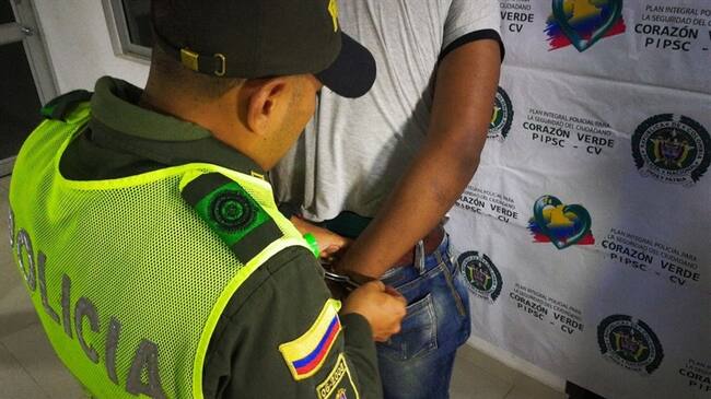 Capturados falsos policías que robaron vivienda en Cali. Foto: Policía Metropolitana de Cali