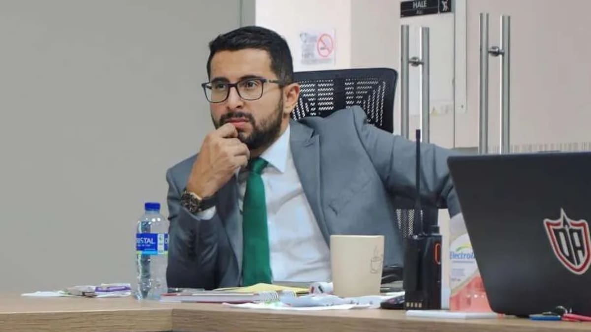 Carlos Alfaro, abogado constitucionalista