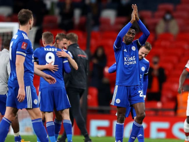 Leicester City celebrando el paso a la final de la FA Cup luego de vencer a Southampton