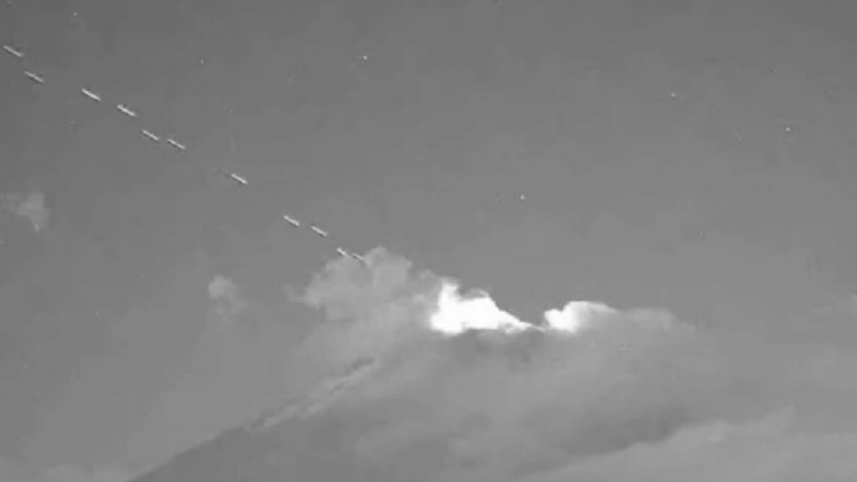 ¿Ovnis en el Popocatépetl? Captan unas extrañas luces salir del volcán en México