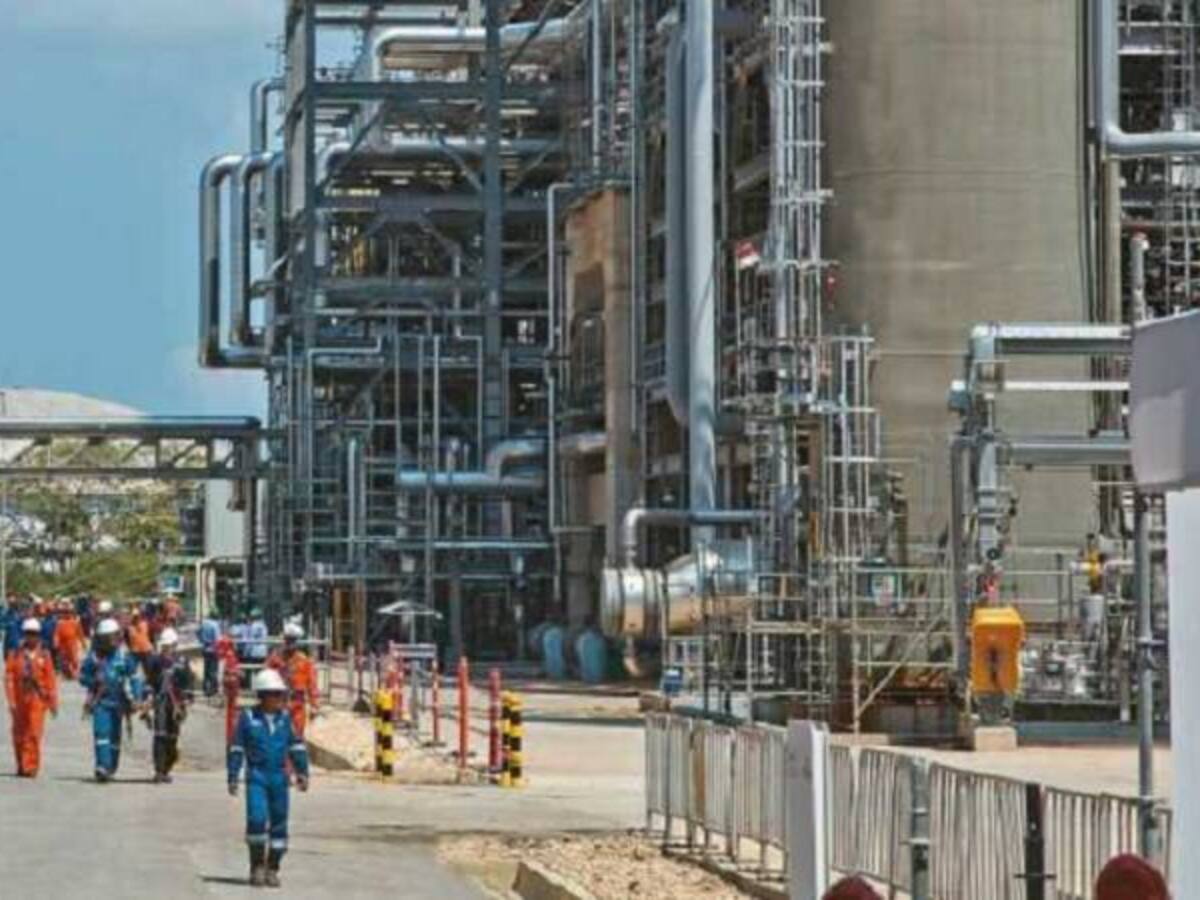 USO denuncia que habría un parón de 6 meses en costosa planta de alquilación de Reficar
