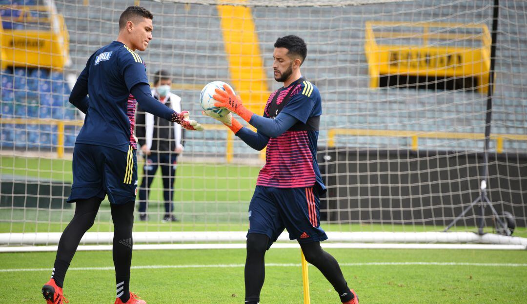 Aldair Quintana y Camilo Vargas entrenando con la Selección Colombia en 2021