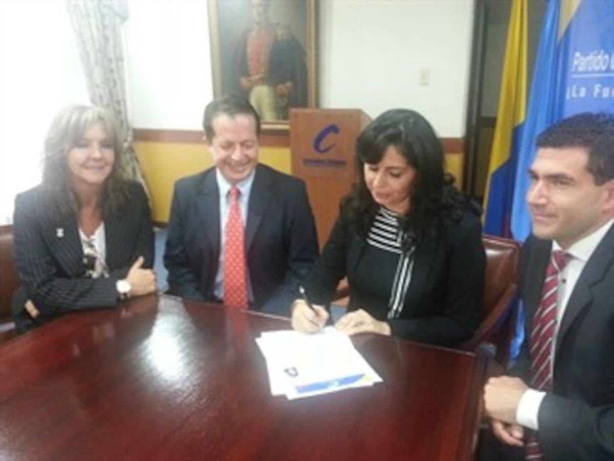 Candidata al Congreso de Colombia salió de Venezuela por Matoneo