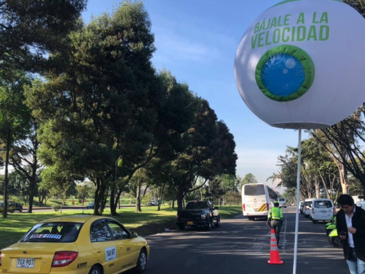 Desde noviembre la velocidad máxima en 5 vías de Bogotá será de 50km/h
