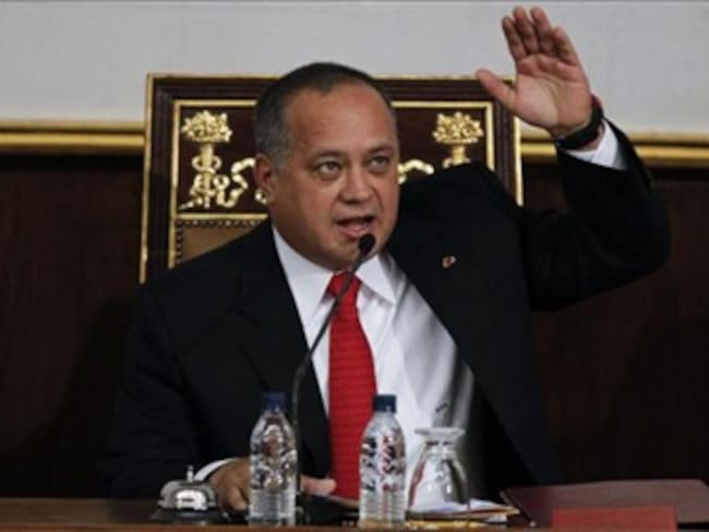 Diosdado Cabello señala a Uribe de financiar a los &quot;conspiradores&quot;