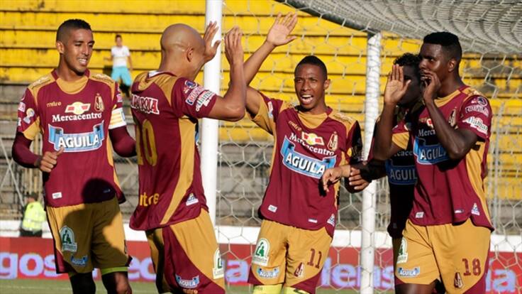 Restricción de la Fifa al alcohol en los estadios está solo en el papel